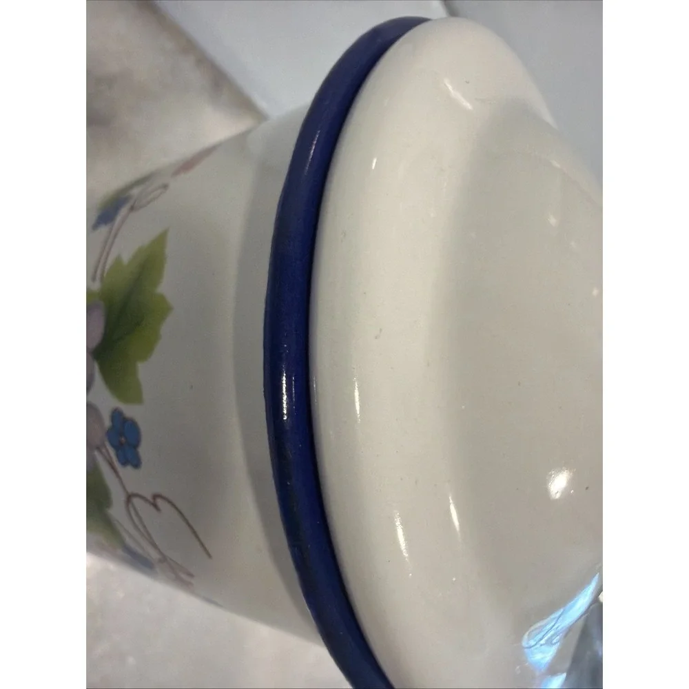 Vintage Enamelware Enamel Ware Dripping Pot/Container Grapevine